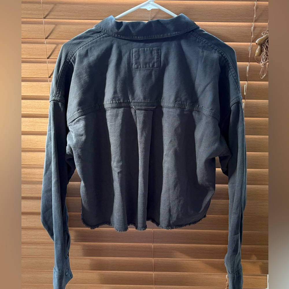 American Eagle Outfitters Charcoal Utility Cropped Jacket Shirt NWT Size XS/S - Picture 2 of 8